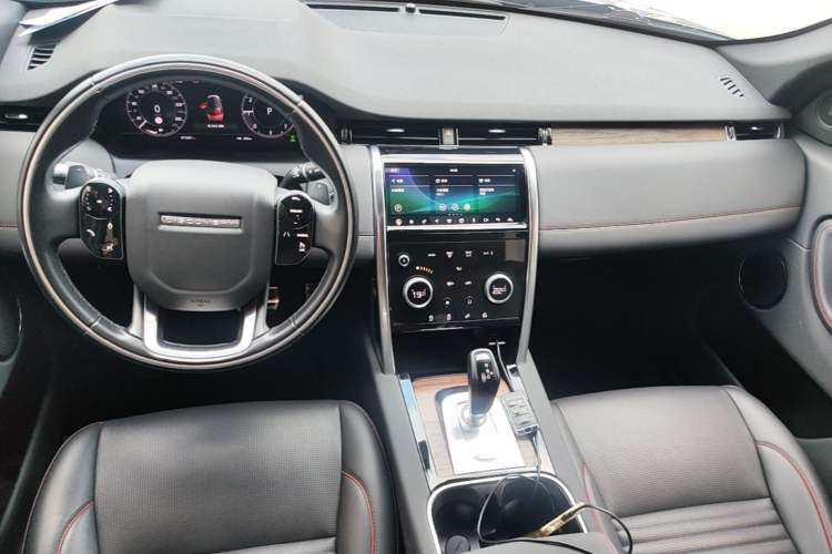 Used Land Rover Discovery Sport 2020 249 PS R-Dynamic Performance Edition Center Console