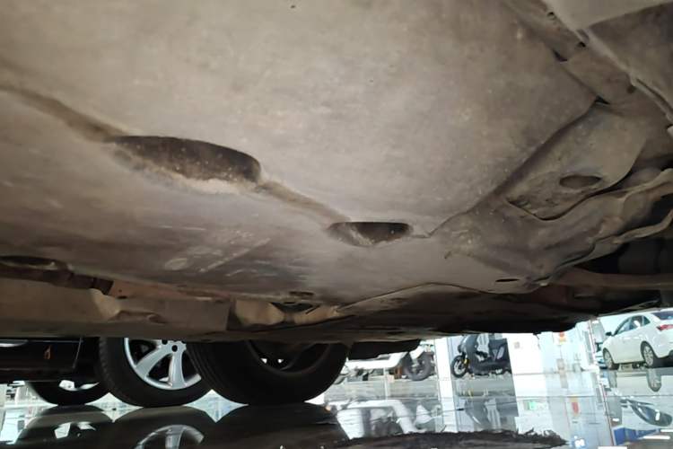 Used Land Rover Discovery Sport 2020 200 PS Family Edition Chassis Front Right