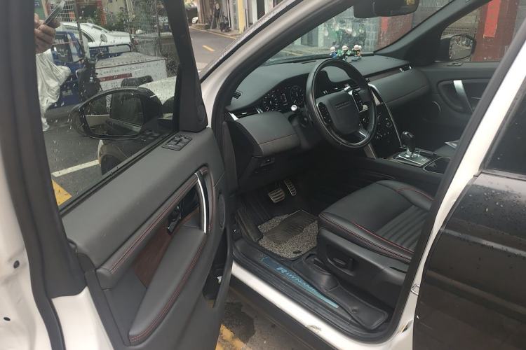 Used Land Rover Discovery Sport 2020 249 PS R-Dynamic Performance Edition Driver Seat