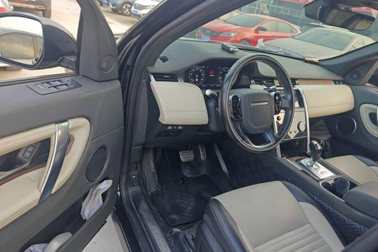 Used Land Rover Discovery Sport 2020 249 PS R-Dynamic Performance Edition Driver Seat