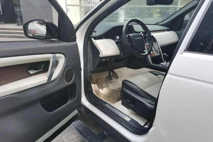 Used Land Rover Discovery Sport 2020 249 PS R-Dynamic Performance Edition Driver Seat