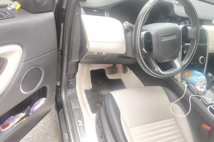 Used Land Rover Discovery Sport 2020 249 PS R-Dynamic Performance Tech Edition 5 Seats Driver Seat