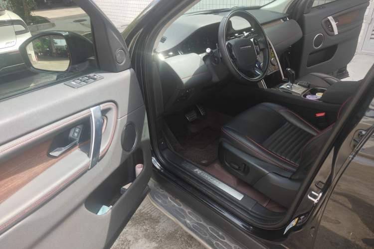 Used Land Rover Discovery Sport 2020 249 PS R-Dynamic Performance Edition Driver Seat