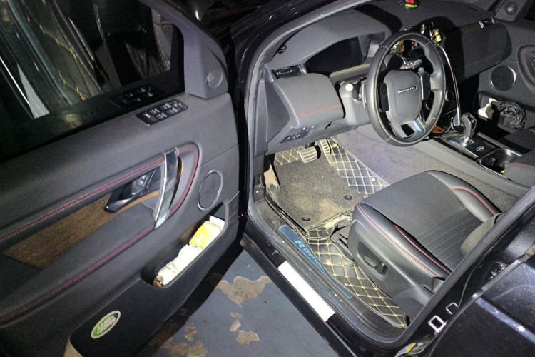 Used Land Rover Discovery Sport 2020 249 PS R-Dynamic Performance Edition Driver Seat