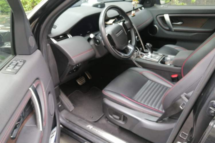 Used Land Rover Discovery Sport 2020 249 PS R-Dynamic Performance Edition Driver Seat