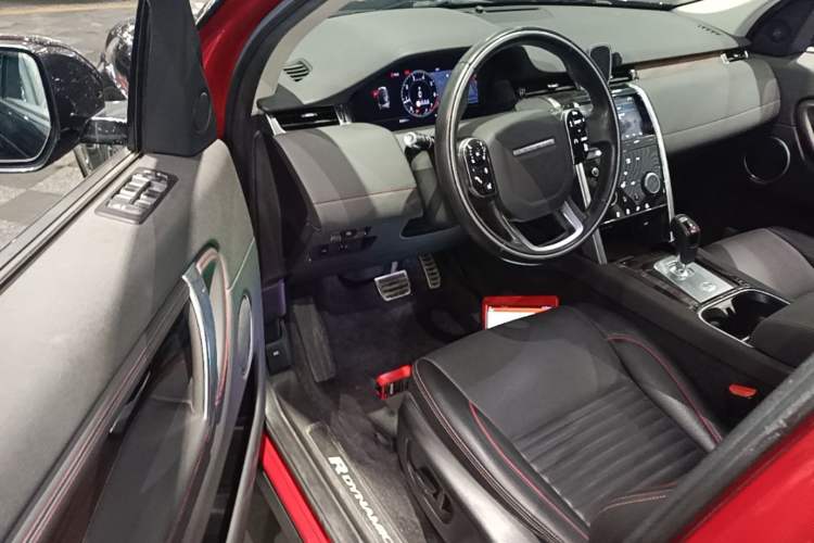 Used Land Rover Discovery Sport 2020 249 PS R-Dynamic Performance Edition Driver Seat