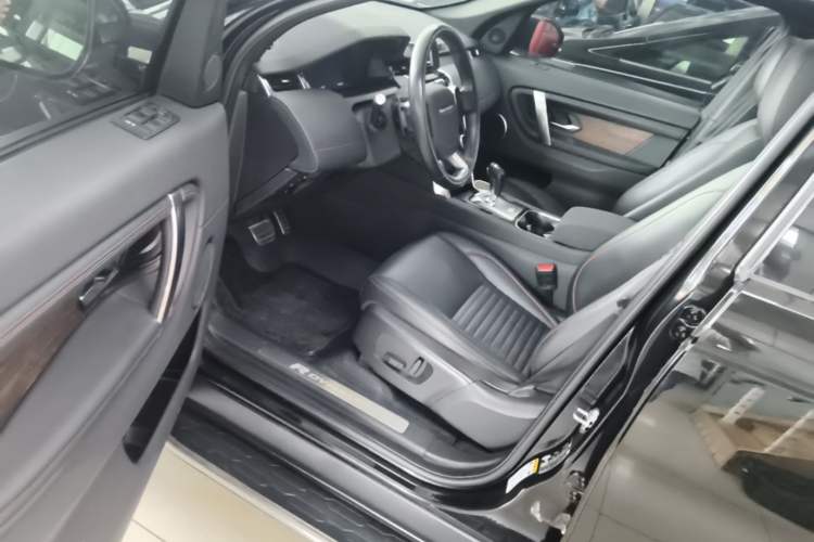 Used Land Rover Discovery Sport 2020 249 PS R-Dynamic Performance Edition Driver Seat