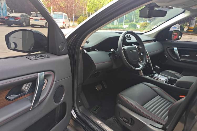 Used Land Rover Discovery Sport 2020 249 PS R-Dynamic Performance Edition Driver Seat