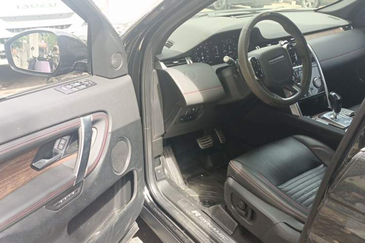 Used Land Rover Discovery Sport 2020 249 PS R-Dynamic Performance Tech Edition 5 Seats Driver Seat