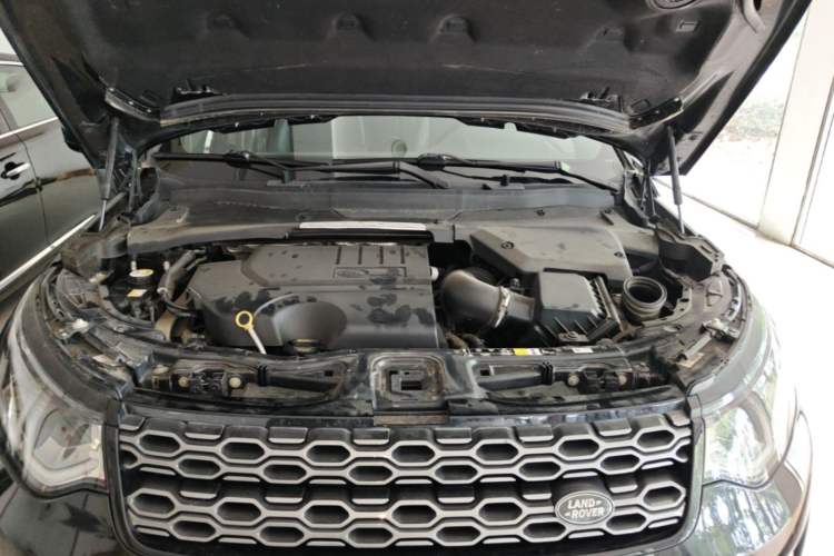 Used Land Rover Discovery Sport 2020 249 PS R-Dynamic Performance Tech Edition 7 Seats Engine Bay