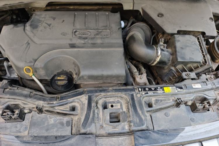 Used Land Rover Discovery Sport 2020 249 PS R-Dynamic Performance Edition Engine Bay