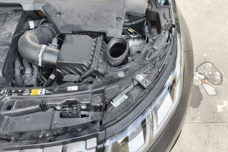 Used Land Rover Discovery Sport 2020 249 PS R-Dynamic Performance Edition Engine Bay Left