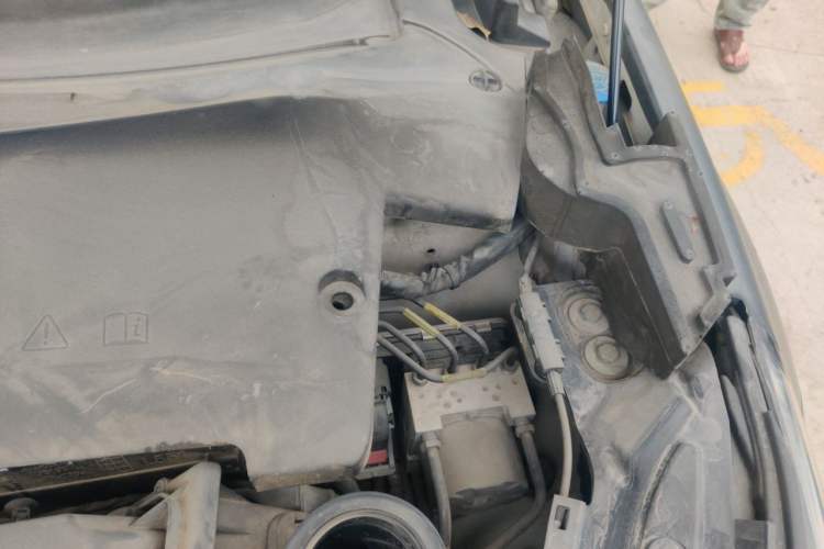 Used Land Rover Discovery Sport 2020 249 PS R-Dynamic Performance Edition Engine Bay Left