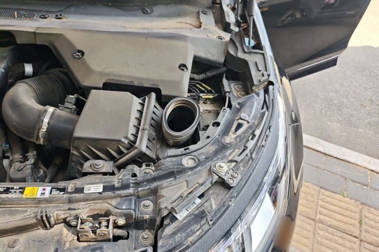 Used Land Rover Discovery Sport 2020 249 PS R-Dynamic Performance Edition Engine Bay Left