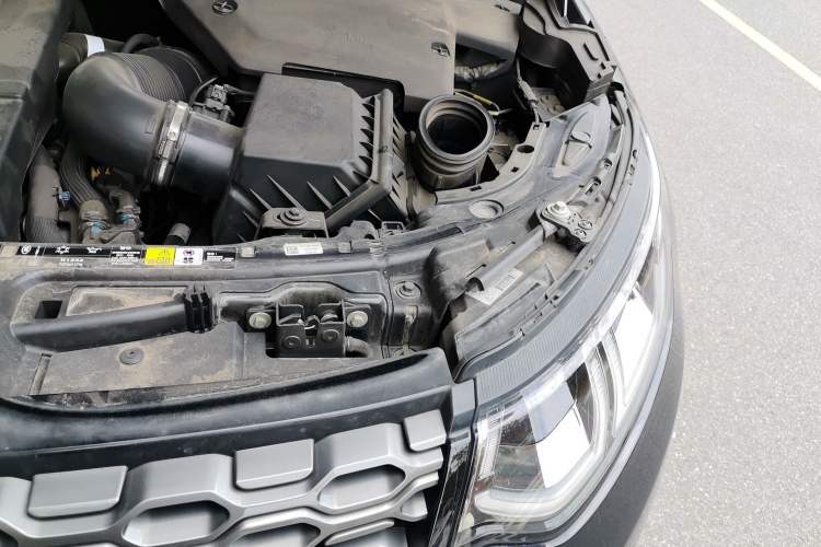 Used Land Rover Discovery Sport 2020 249 PS R-Dynamic Performance Edition Engine Bay Left
