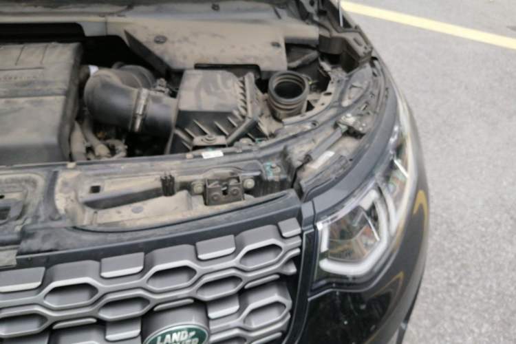 Used Land Rover Discovery Sport 2020 249 PS R-Dynamic Performance Edition Engine Bay Left