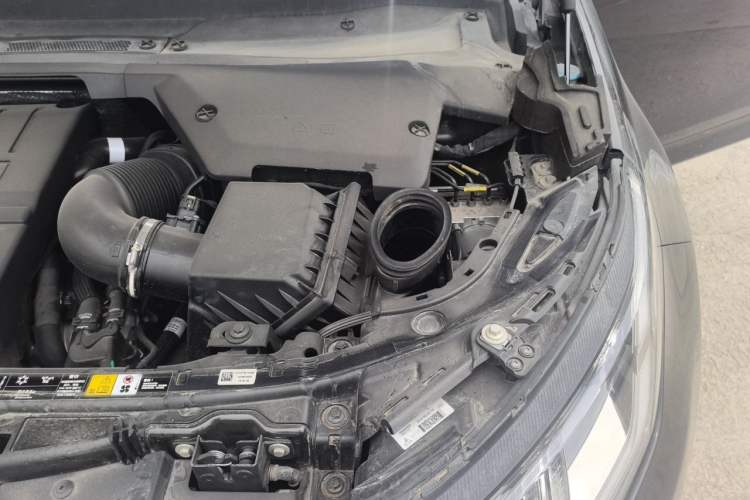Used Land Rover Discovery Sport 2020 249 PS R-Dynamic Performance Tech Edition 7 Seats Engine Bay Left