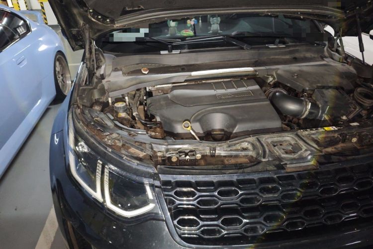 Used Land Rover Discovery Sport 2020 249 PS R-Dynamic Performance Edition Engine Bay Right