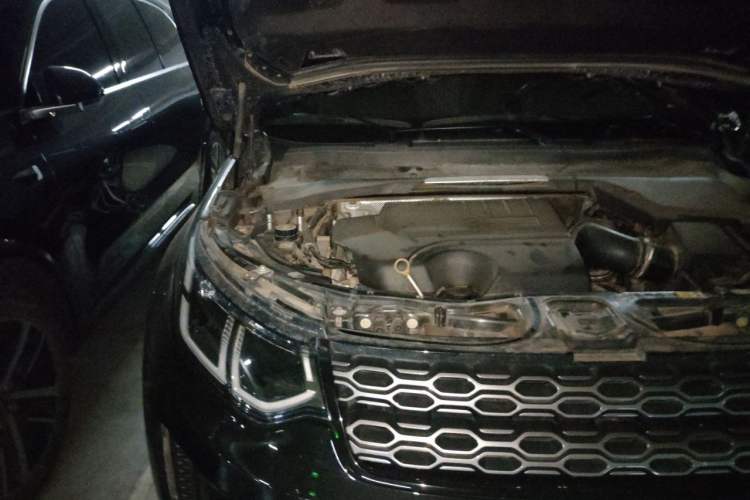 Used Land Rover Discovery Sport 2020 249 PS R-Dynamic Performance Tech Edition 7 Seats Engine Bay Right