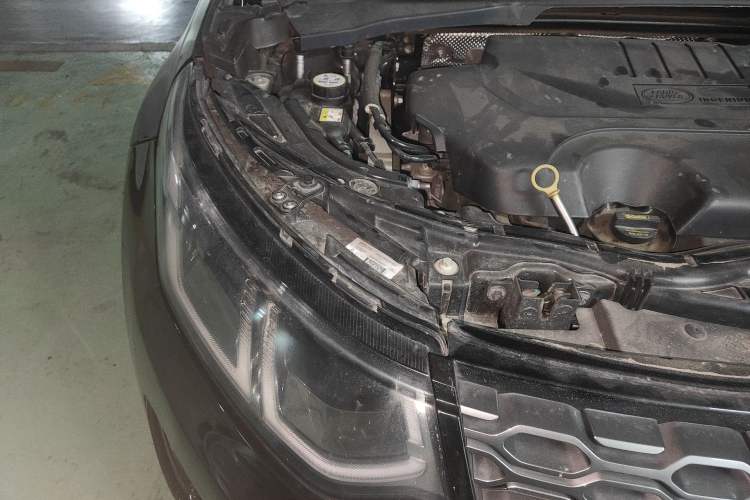 Used Land Rover Discovery Sport 2020 249 PS R-Dynamic Performance Edition Engine Bay Right