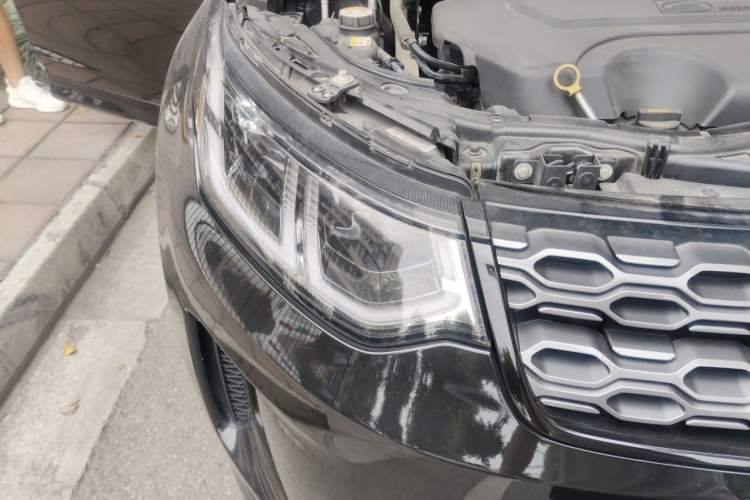 Used Land Rover Discovery Sport 2020 249 PS R-Dynamic Performance Tech Edition 5 Seats Engine Bay Right
