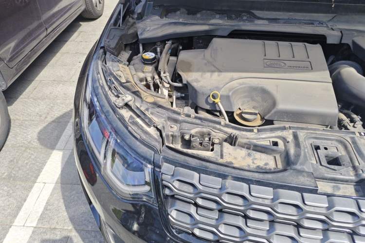 Used Land Rover Discovery Sport 2020 249 PS R-Dynamic Performance Tech Edition 5 Seats Engine Bay Right