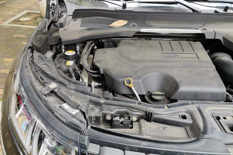 Used Land Rover Discovery Sport 2020 249 PS R-Dynamic Performance Edition Engine Bay Right