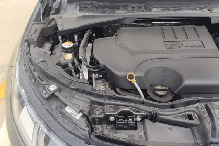 Used Land Rover Discovery Sport 2020 249 PS R-Dynamic Performance Tech Edition 7 Seats Engine Bay Right