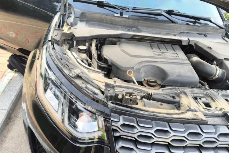 Used Land Rover Discovery Sport 2020 249 PS R-Dynamic Performance Edition Engine Bay Right