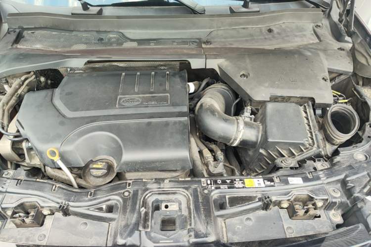 Used Land Rover Discovery Sport 2020 249 PS R-Dynamic Performance Edition Engine Bay