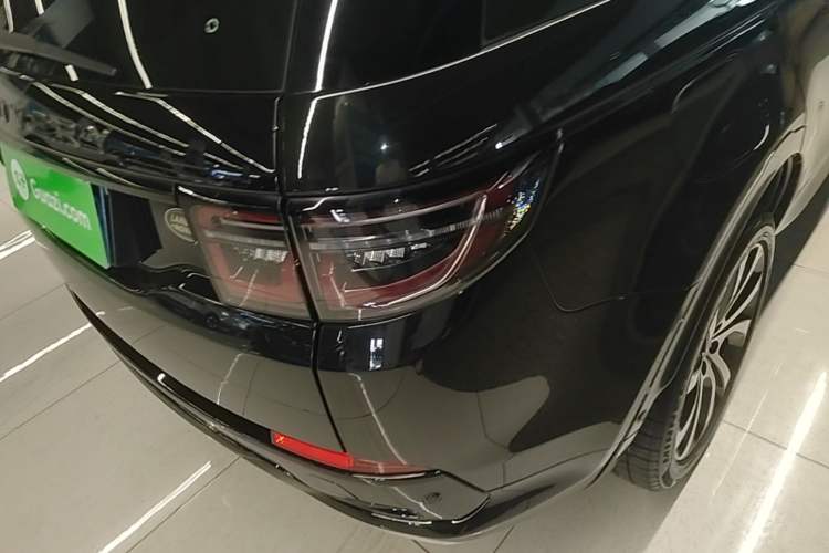 Used Land Rover Discovery Sport 2020 249 PS R-Dynamic Performance Tech Edition 7 Seats Exterior 3