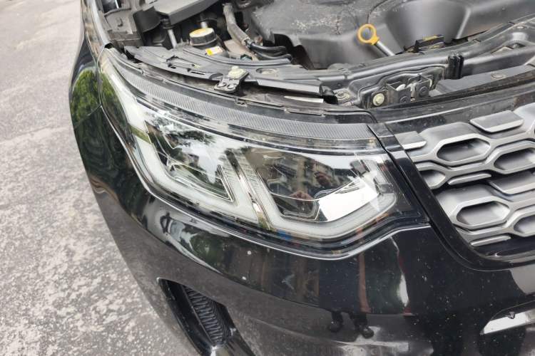 Used Land Rover Discovery Sport 2020 249 PS R-Dynamic Performance Edition Exterior 6