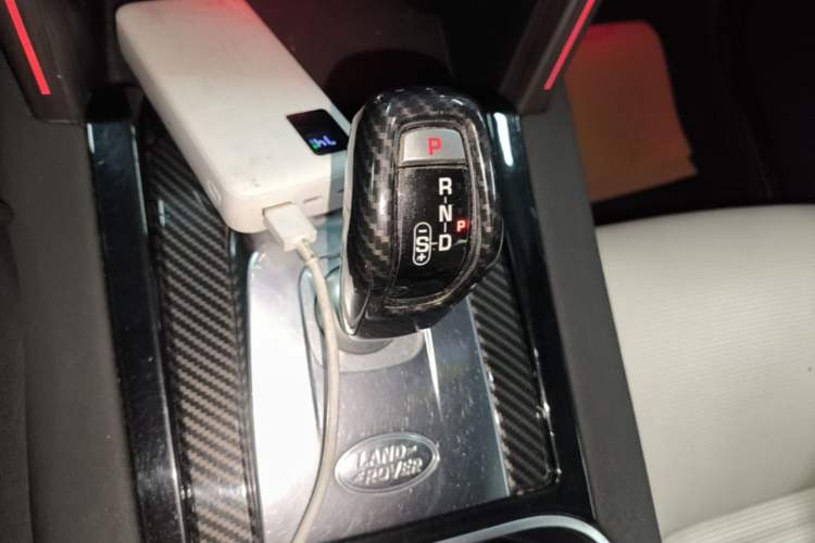 Used Land Rover Discovery Sport 2020 249 PS R-Dynamic Performance Edition Gear Lever