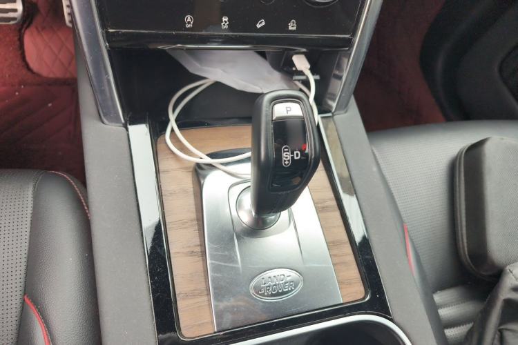 Used Land Rover Discovery Sport 2020 249 PS R-Dynamic Performance Edition Gear Lever