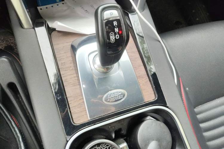 Used Land Rover Discovery Sport 2020 249 PS R-Dynamic Performance Edition Gear Lever