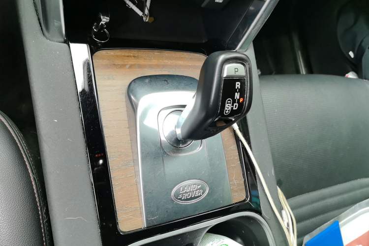 Used Land Rover Discovery Sport 2020 249 PS R-Dynamic Performance Edition Gear Lever
