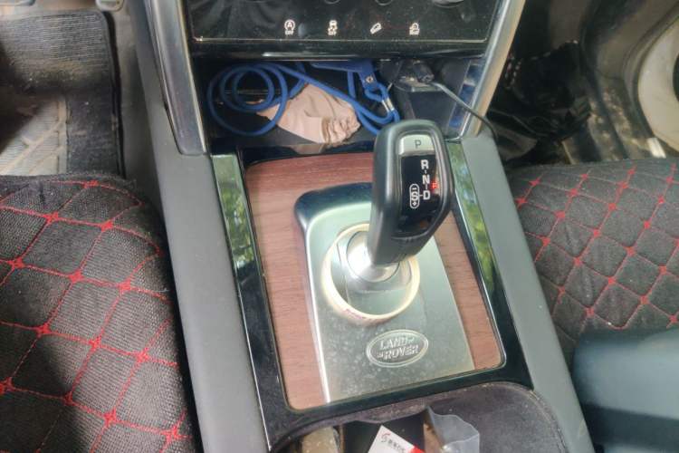 Used Land Rover Discovery Sport 2020 249 PS R-Dynamic Performance Edition Gear Lever