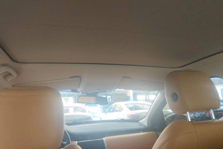 Used Land Rover Discovery Sport 2020 200 PS Family Edition Headliner