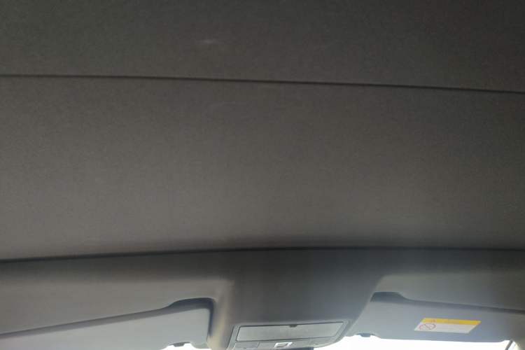 Used Land Rover Discovery Sport 2020 249 PS R-Dynamic Performance Tech Edition 7 Seats Headliner