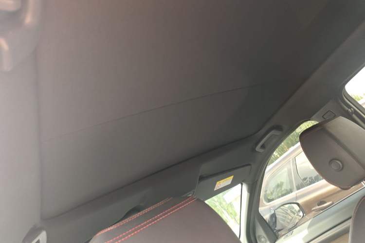 Used Land Rover Discovery Sport 2020 249 PS R-Dynamic Performance Tech Edition 5 Seats Headliner