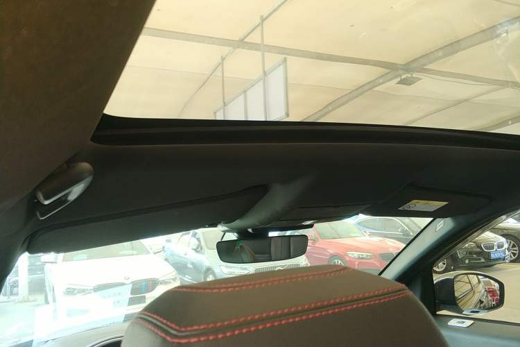 Used Land Rover Discovery Sport 2020 249 PS R-Dynamic Performance Edition Headliner