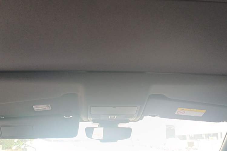 Used Land Rover Discovery Sport 2020 249 PS R-Dynamic Performance Tech Edition 5 Seats Headliner