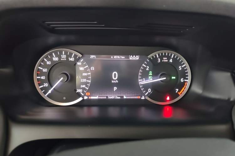 Used Land Rover Discovery Sport 2020 200 PS Family Edition Instrument Cluster