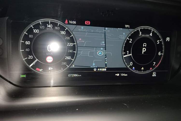 Used Land Rover Discovery Sport 2020 249 PS R-Dynamic Performance Edition Instrument Cluster