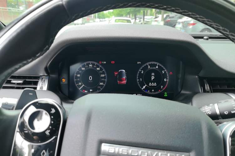 Used Land Rover Discovery Sport 2020 249 PS R-Dynamic Performance Edition Instrument Cluster