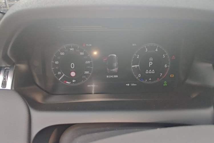 Used Land Rover Discovery Sport 2020 249 PS R-Dynamic Performance Edition Instrument Cluster
