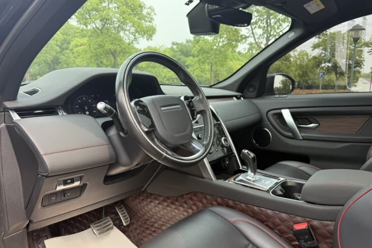 Used Land Rover Discovery Sport 2020 249 PS R-Dynamic Performance Edition Interior 1