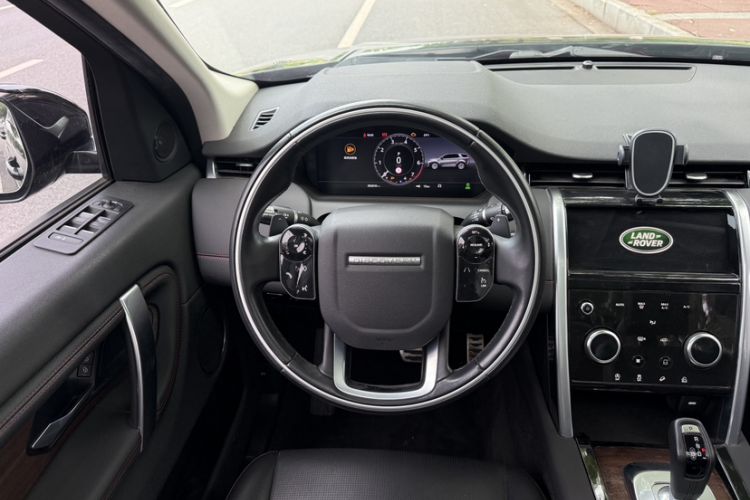 Used Land Rover Discovery Sport 2020 249 PS R-Dynamic Performance Edition Interior 11
