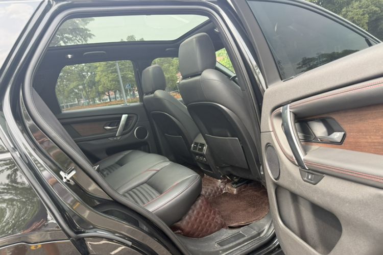 Used Land Rover Discovery Sport 2020 249 PS R-Dynamic Performance Edition Interior 12