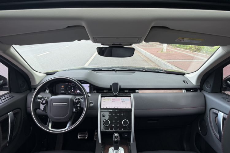 Used Land Rover Discovery Sport 2020 249 PS R-Dynamic Performance Edition Interior 2